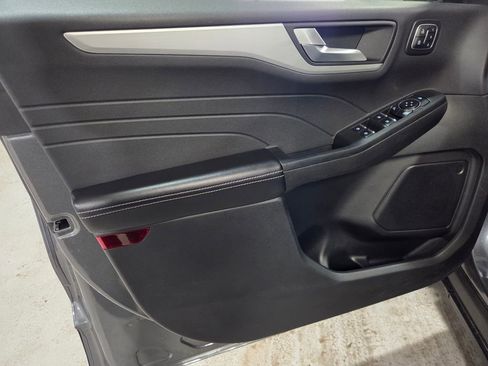 Used 2025 Ford Escape Platinum image 15