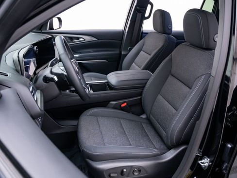 Used 2026 Chevrolet Traverse LT w/ Driver Confidence Package FWD image 14