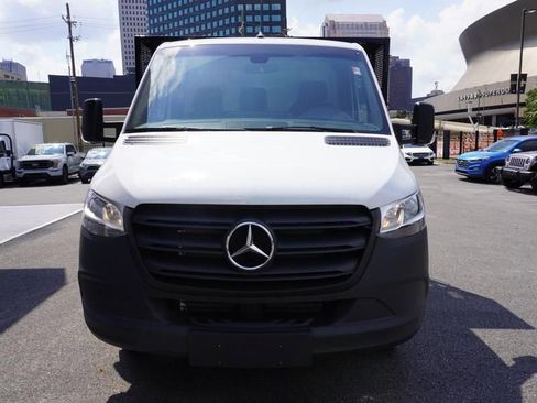 Used 2024 Mercedes-Benz Sprinter 4500 image 2