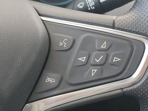 Used 2020 Chevrolet Equinox LS w/ LS Convenience Package image 24