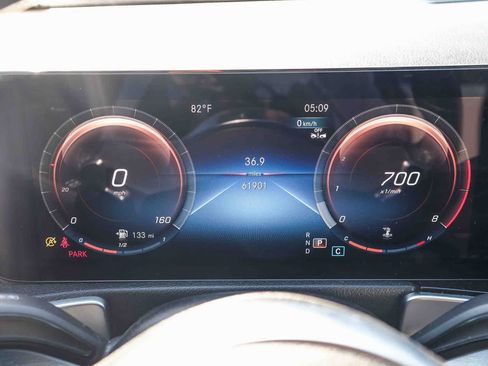 Used 2023 Mercedes-Benz GLB 250 image 27