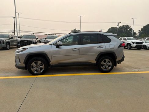 Used 2024 Toyota RAV4 XLE w/ Convenience Package FWD image 4