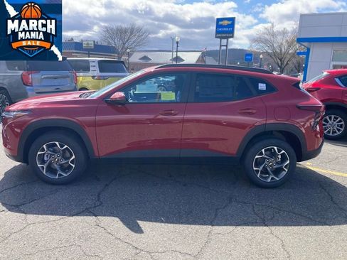 New 2026 Chevrolet Trax LT image 4