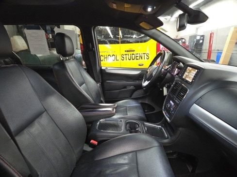Used 2019 Dodge Grand Caravan GT image 33