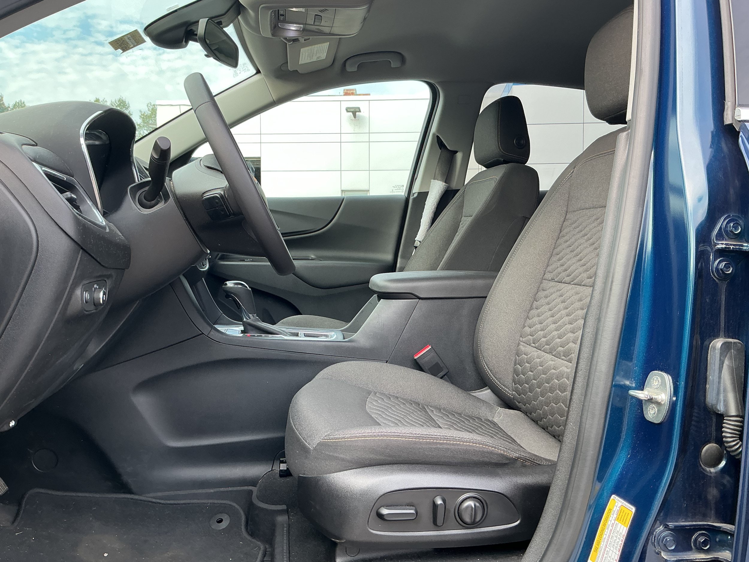 Used 2020 Chevrolet Equinox LT AWD/4WD image 6