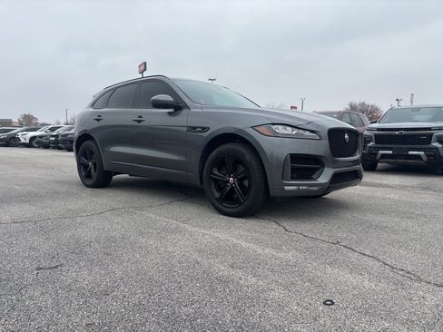 Used 2019 Jaguar F-PACE R-Sport image 2