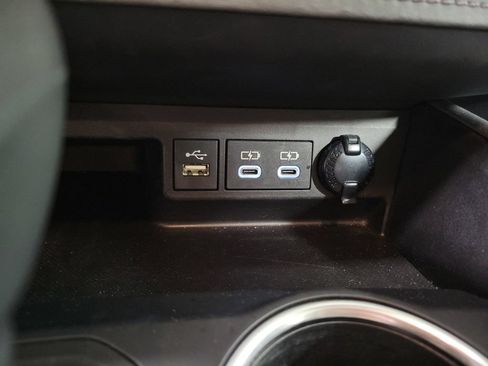 Used 2023 Toyota Highlander XLE AWD/4WD image 20