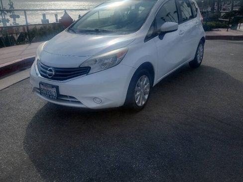 Used 2016 Nissan Versa Note SV FWD image 2
