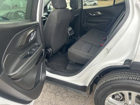 Used 2024 GMC Terrain SLE image 26