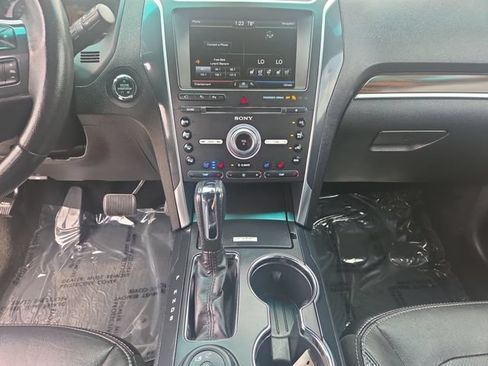 Used 2016 Ford Explorer Limited w/ Equipment Group 301A AWD/4WD image 11