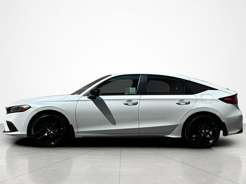 Used 2023 Honda Civic Sport image 2