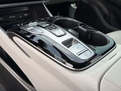 Certified 2024 Hyundai Tucson Limited image 25