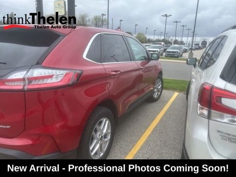 Used 2024 Ford Edge SEL w/ Convenience Package AWD/4WD image 3