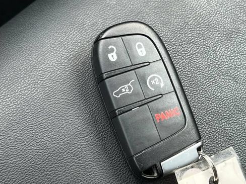 Used 2020 Jeep Grand Cherokee Limited AWD/4WD image 34