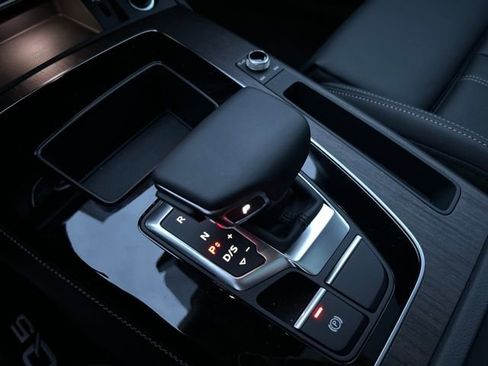 Used 2024 Audi Q5 e Premium Plus w/ Premium Plus Package image 29