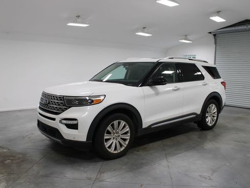 Used 2021 Ford Explorer Limited w/ Equipment Group 301A RWD image 4
