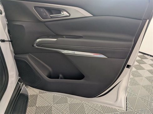 Certified 2024 Chevrolet Traverse LT image 36