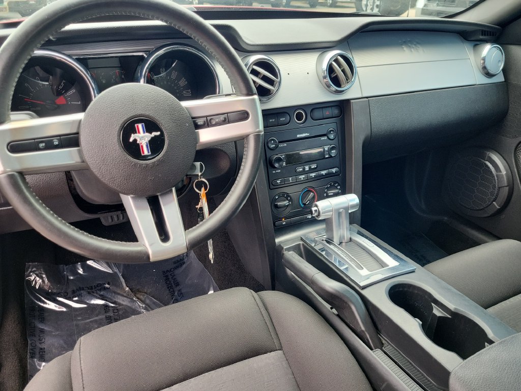 Used 2007 Ford Mustang Convertible RWD image 18