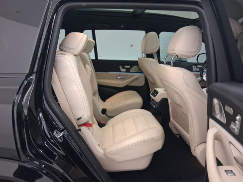 Used 2023 Mercedes-Benz GLS 450 4MATIC image 36