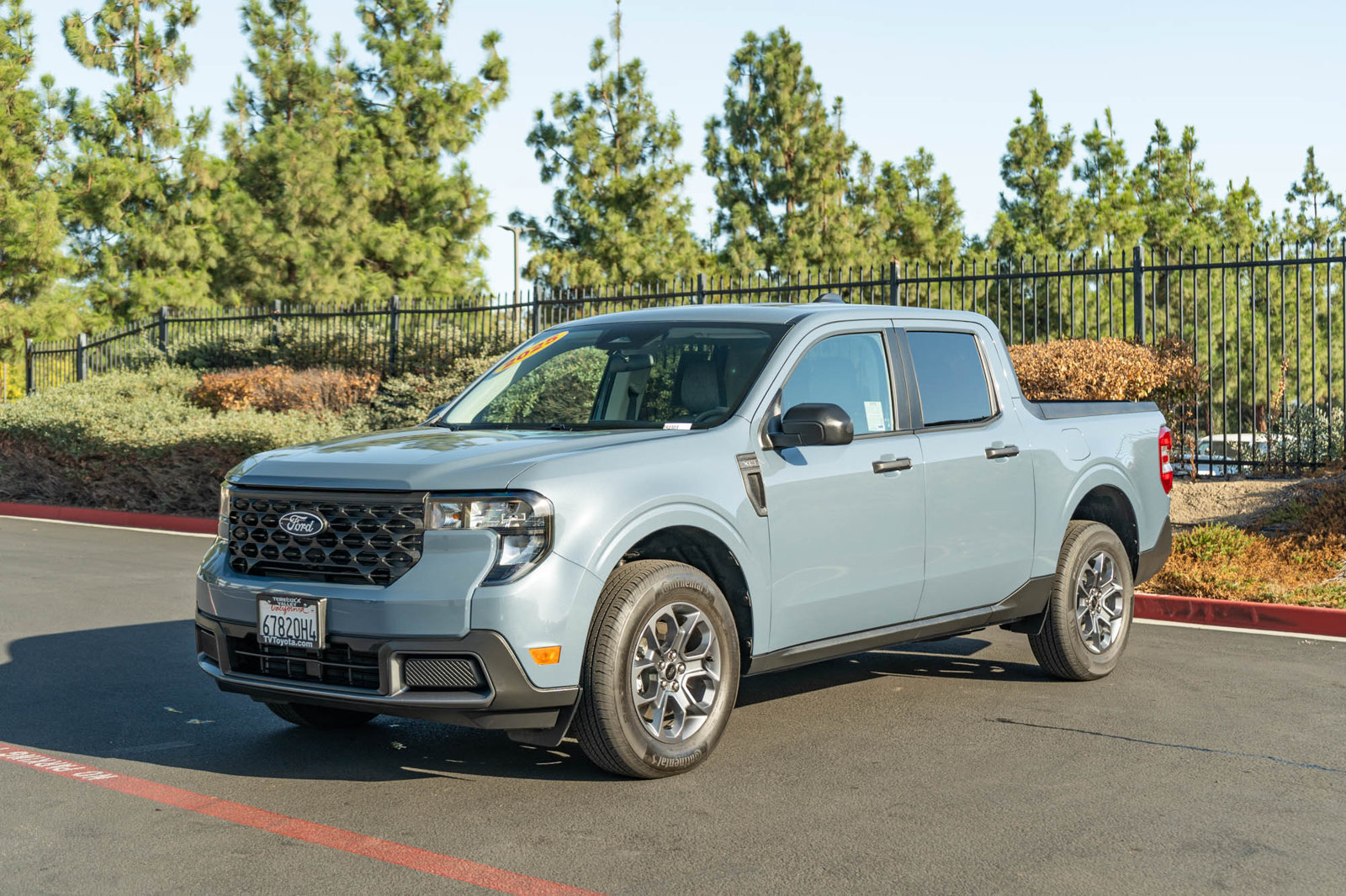 Used 2025 Ford Maverick XLT FWD image 3