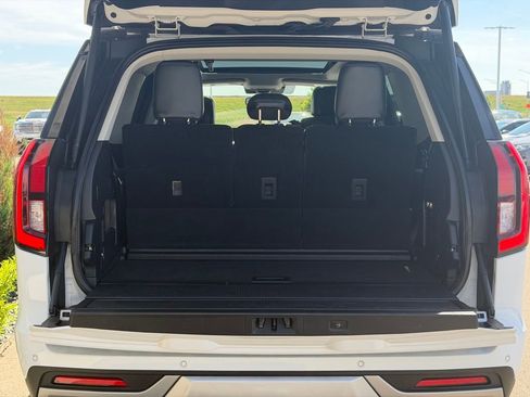 Used 2025 Ford Expedition Platinum AWD/4WD image 9