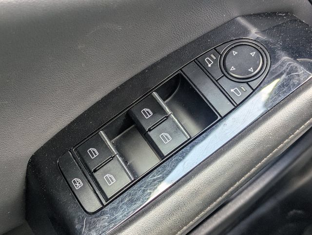 Used 2024 MAZDA MAZDA3 s FWD image 21