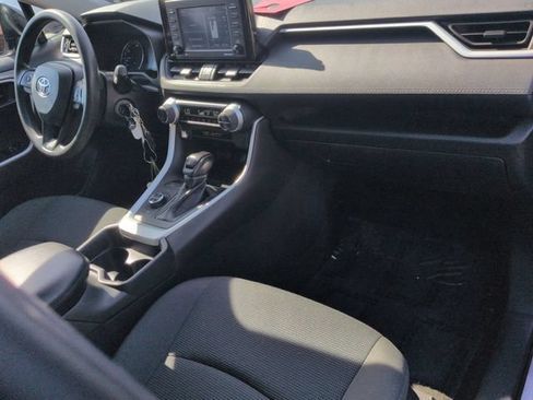 Used 2021 Toyota RAV4 LE AWD/4WD image 27