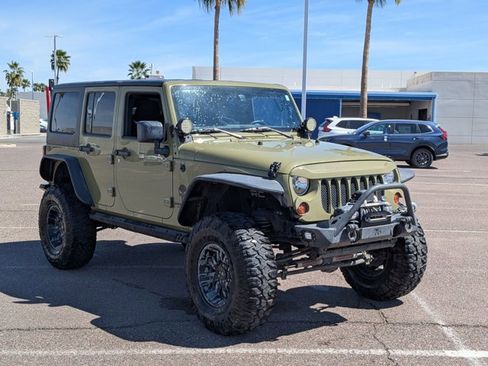 Used 2013 Jeep Wrangler Unlimited Sport image 3