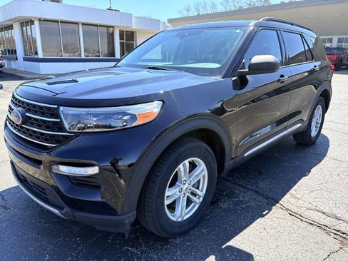 Used 2023 Ford Explorer XLT w/ Equipment Group 202A image 7