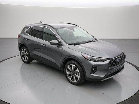 Certified 2025 Ford Escape Platinum AWD/4WD image 2