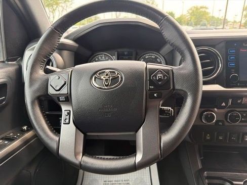 Used 2017 Toyota Tacoma TRD Sport w/ Premium & Technology Package AWD/4WD image 24