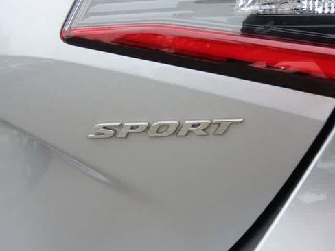 Used 2023 Honda Civic Sport image 8