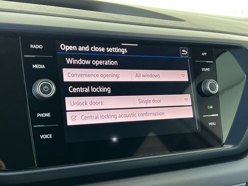 Used 2023 Volkswagen Taos SE w/ Panoramic Sunroof Package FWD image 33