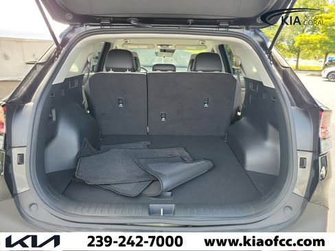 Used 2025 Kia Sportage EX FWD image 10