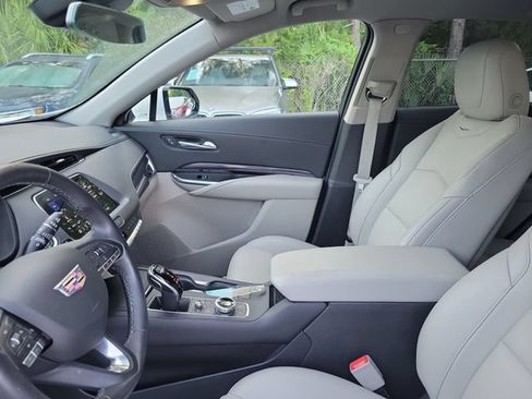 Used 2022 Cadillac XT4 Luxury FWD image 18