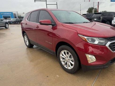 Used 2020 Chevrolet Equinox LT FWD image 2