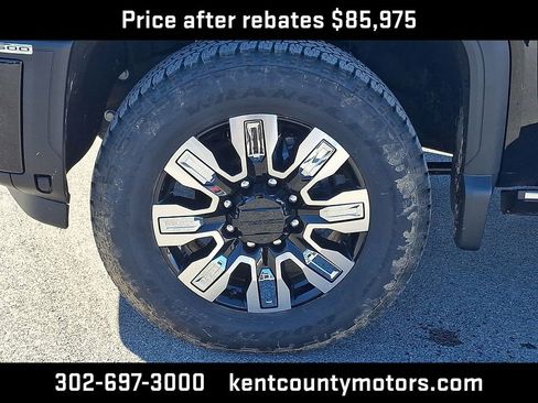 New 2026 GMC Sierra 3500 Denali w/ Denali Reserve Package AWD/4WD image 8