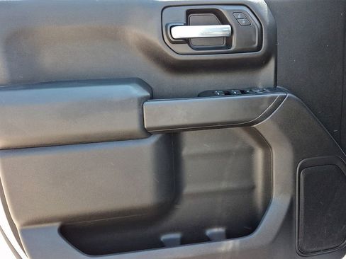 Used 2020 Chevrolet Silverado 1500 Custom w/ Custom Value Package image 13