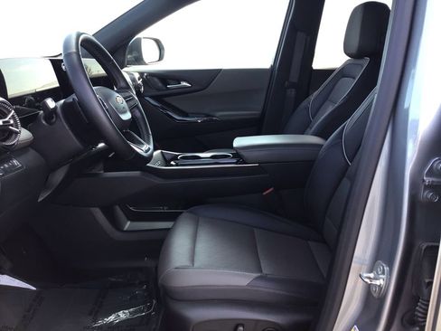 Used 2025 Chevrolet Equinox LT w/ Convenience Package II AWD/4WD image 9