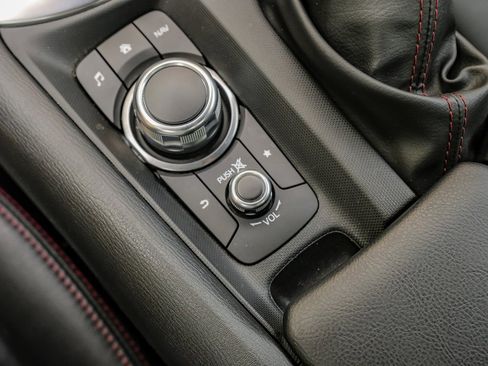 Used 2019 MAZDA MX-5 Miata RF Grand Touring image 34