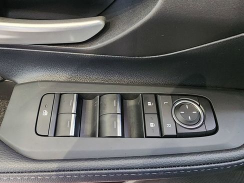 New 2026 Toyota Grand Highlander FWD image 11