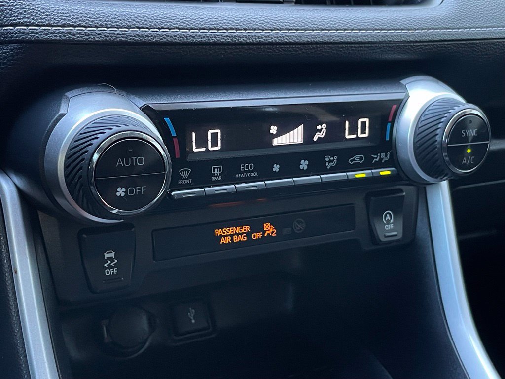 Used 2021 Toyota RAV4 XLE AWD/4WD image 20