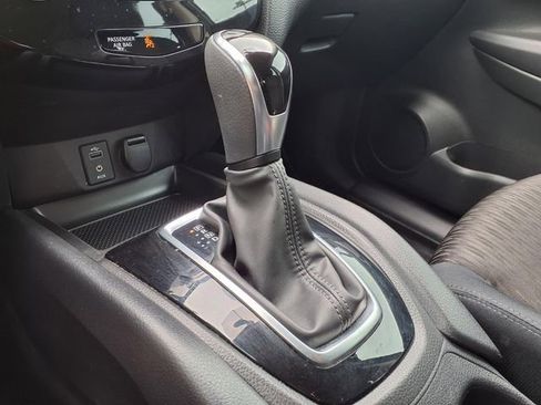 Used 2017 Nissan Rogue S image 13