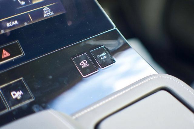 Used 2025 INFINITI QX80 Sensory AWD/4WD image 34