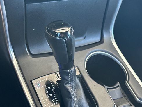 Used 2016 Toyota Camry SE image 32