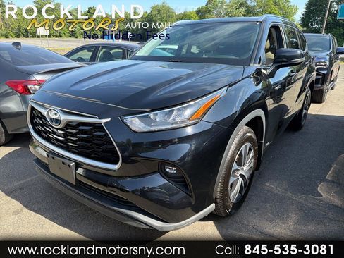Used 2020 Toyota Highlander XLE AWD/4WD image 1