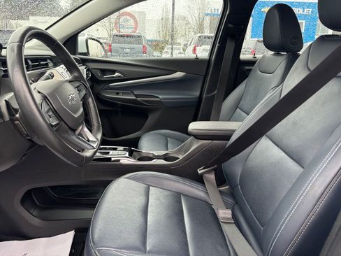 Used 2023 Chevrolet Bolt EUV LT w/ Convenience Package image 15
