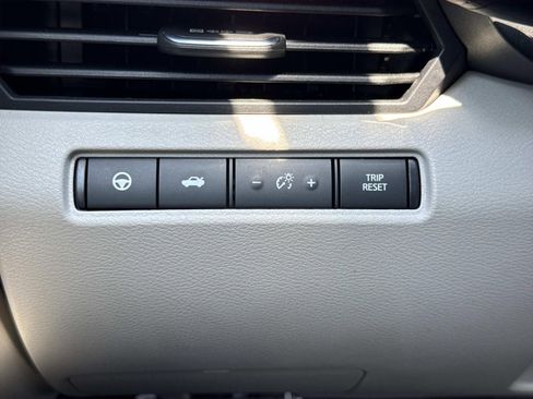 Used 2024 Nissan Altima 2.5 SV w/ SV Premium Package AWD/4WD image 20