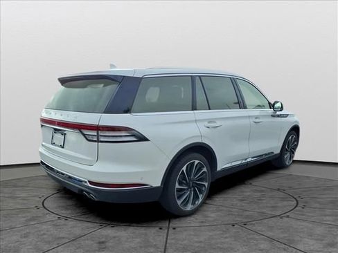 Used 2022 Lincoln Aviator Reserve w/ Equipment Group 201A image 4