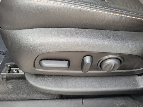 Used 2019 Chevrolet Equinox Premier image 6